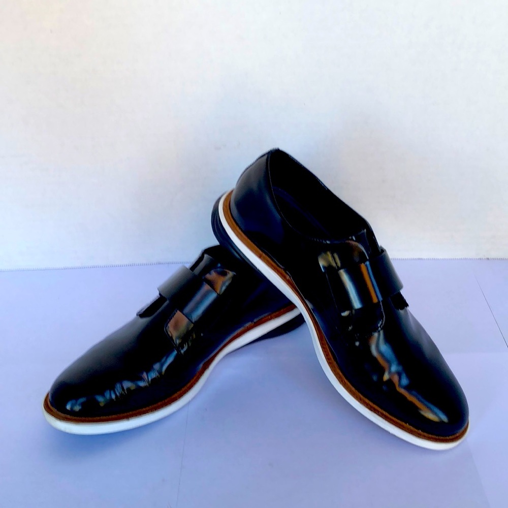 Cole Haan Grandevolution, Patent Leather Loafer with Velcro closure.